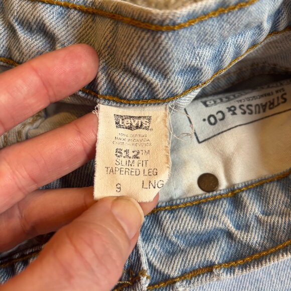 Levi's 512 Cut Off Shorts Size 9 Slim Fit Distressed 2" Inseam Light Wash #166 - Picture 6 of 7